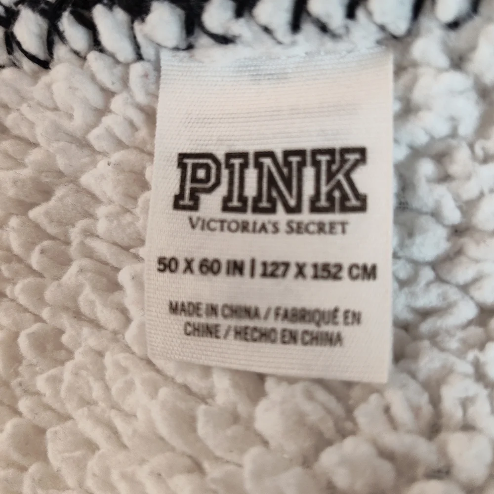 Victoria's Secret Black White Fair Isle Dog Sherpa Throw Soft Cozy 50x60 EUC